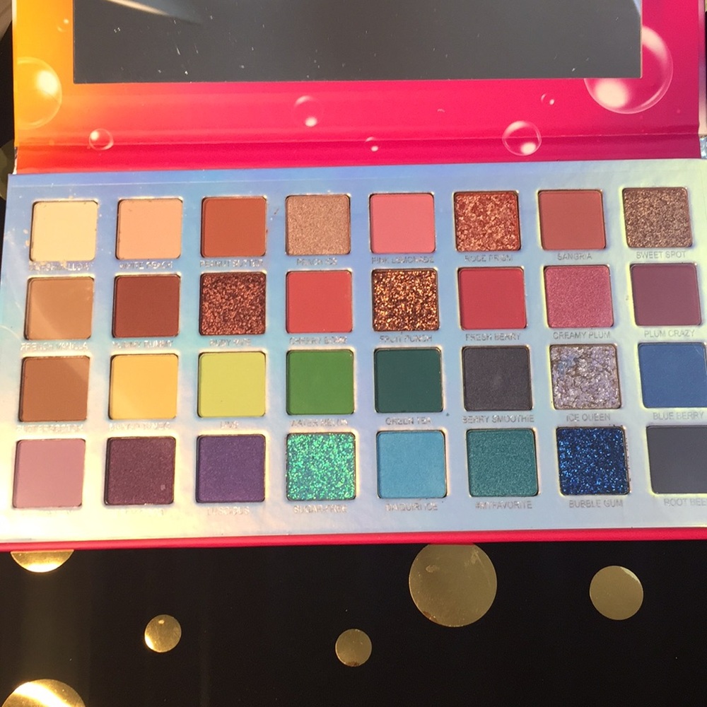 Eyeshadow palette